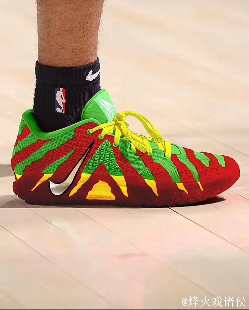 莫兰特脚踩白蓝JA3，砍下12+3+4全能数据